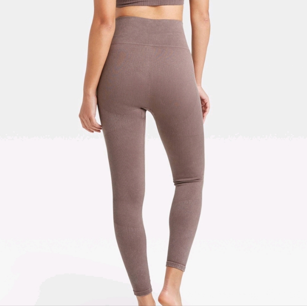 JoyLab Leggings and Sports bra. - Picture 2 of 9